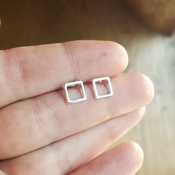 NWOT Tiny Silver Square Stud Earrings - Picture 7 of 10